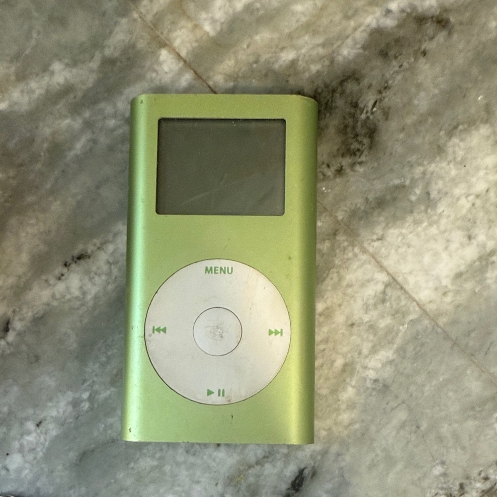 Apple Lime Green MP3 Player